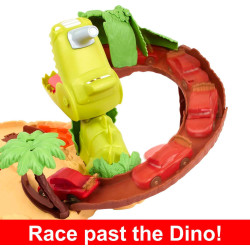 Disney Cars - On the Road Dino Playground Playset