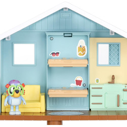 Bluey's Beach Cabin Playset, With Exclusive Bluey Figure With Goggles