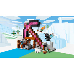 LEGO Minecraft The Pickaxe Mine Building Toy 21277